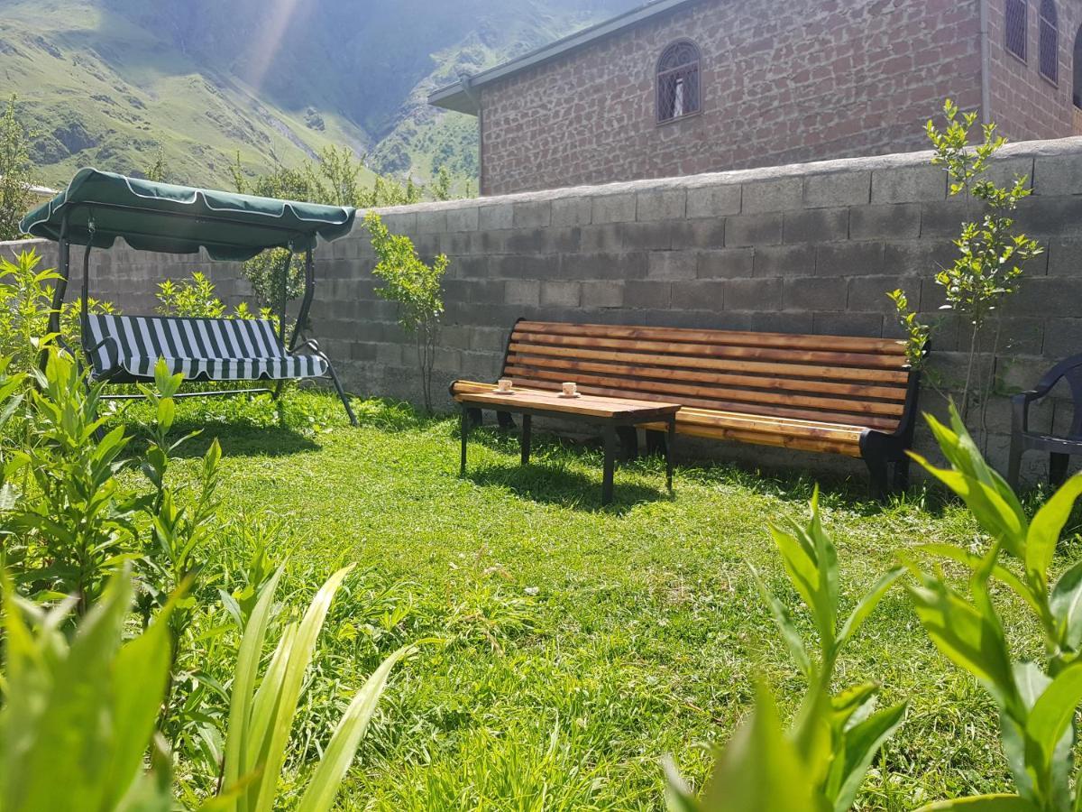 Cozy House Kazbegi Hotel Екстериор снимка