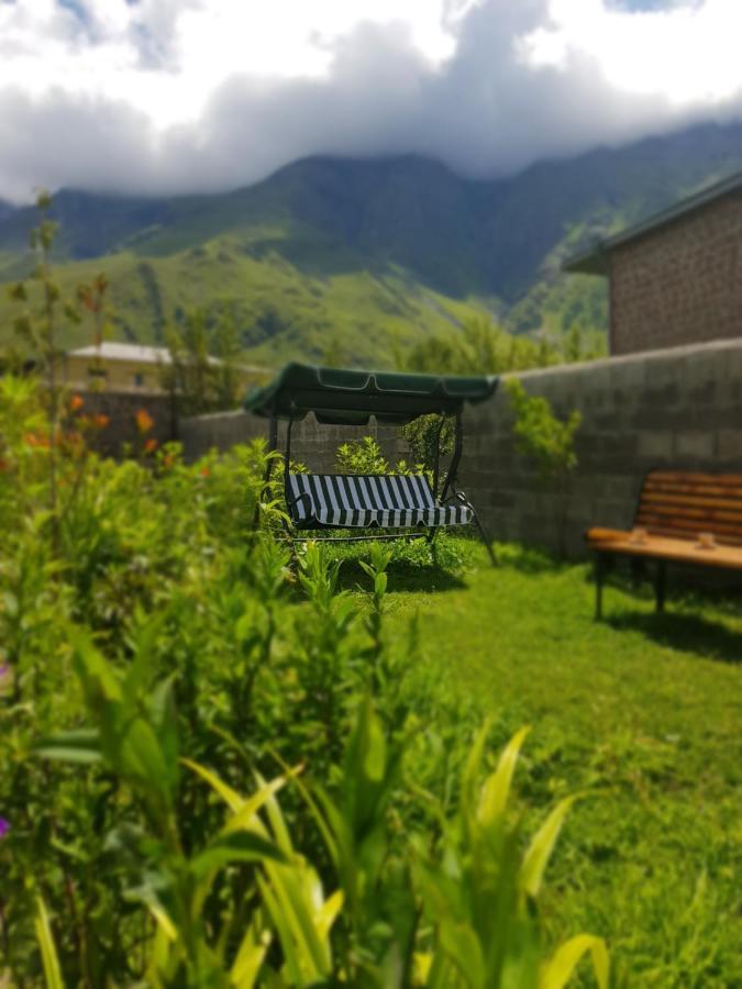 Cozy House Kazbegi Hotel Екстериор снимка